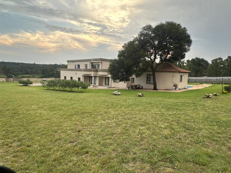 5 Bedroom Property for Sale in Golf View North West
